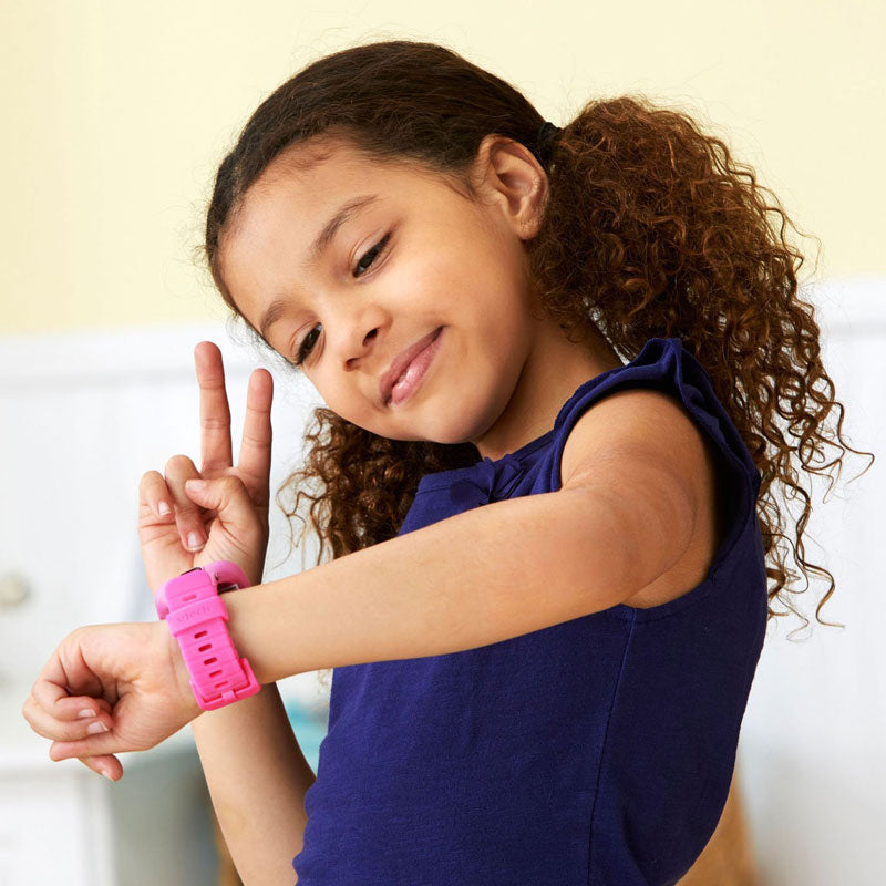 Durable smartwatch includes 55 digital and analog customizable watch faces to help kids learn to tell time.