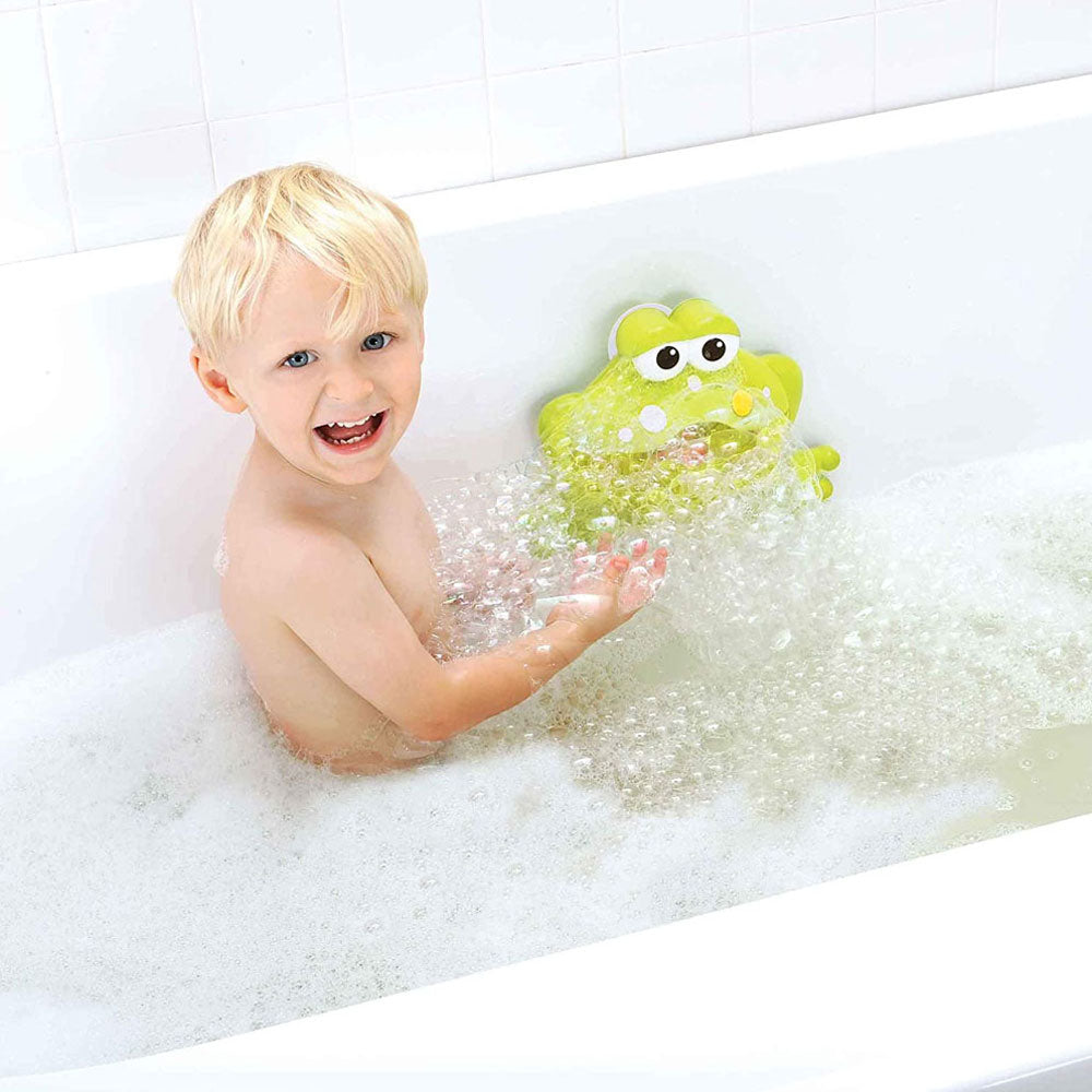 Enjoy bath time fun with this Musical Frog Bubble Blower from Early Learning Centre