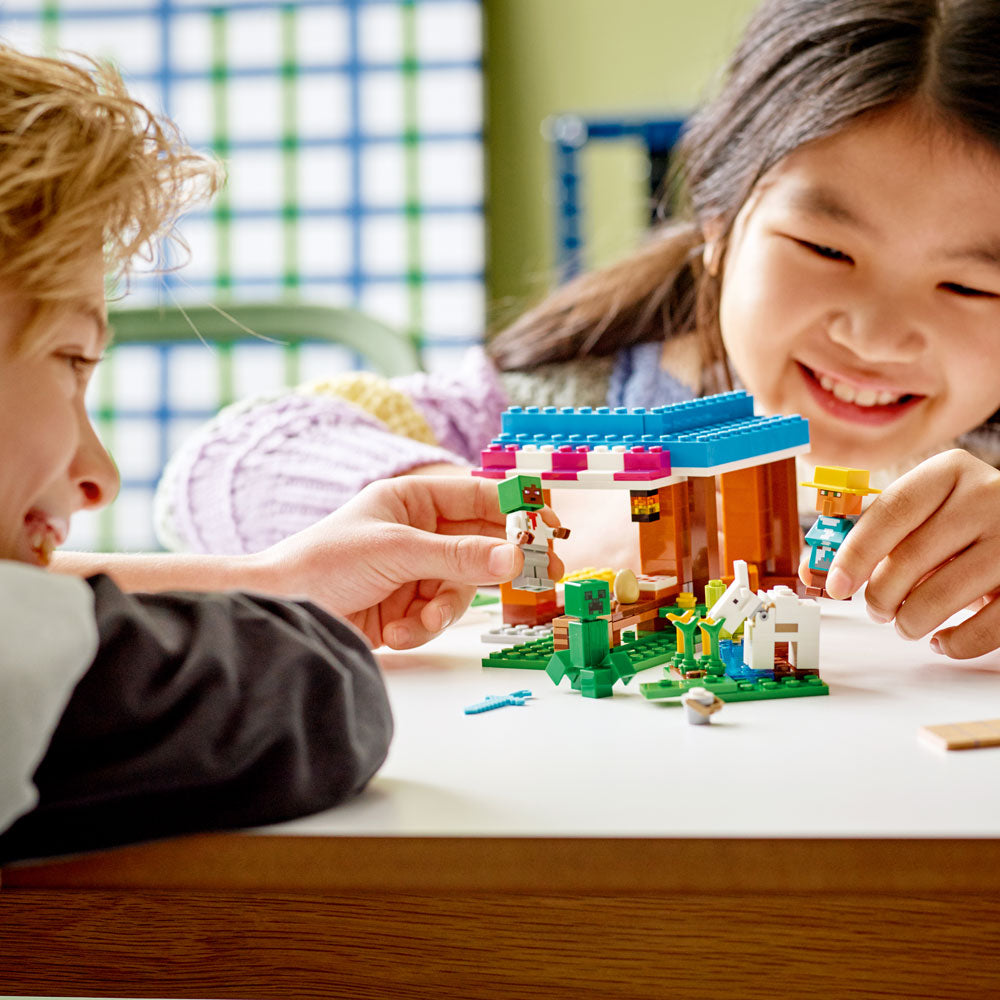 [DISCONTINUED] LEGO Minecraft Value Pack: 21180 The Guardian Battle + 21184 The Bakery