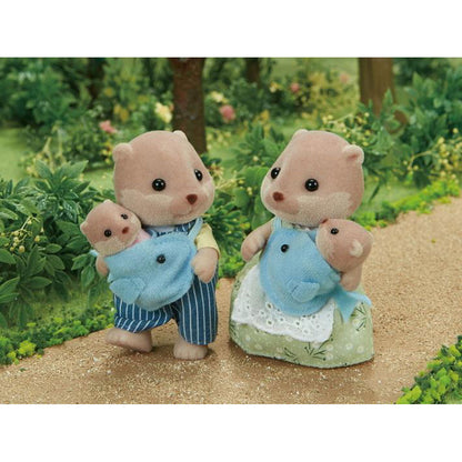 [DISCONTINUED] Sylvanian Families Family Value Pack - Yellow Labrador & Splashy Otter